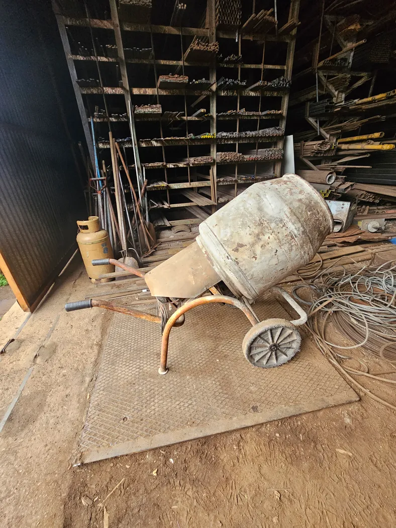 Hormigonera 130/135 L — Motor 1 HP Monofásico